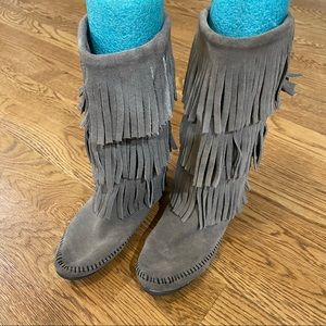 Sz 8 Minnetonka 3-Layer Fringe Moccasin Leather Boots in Excellent Condition